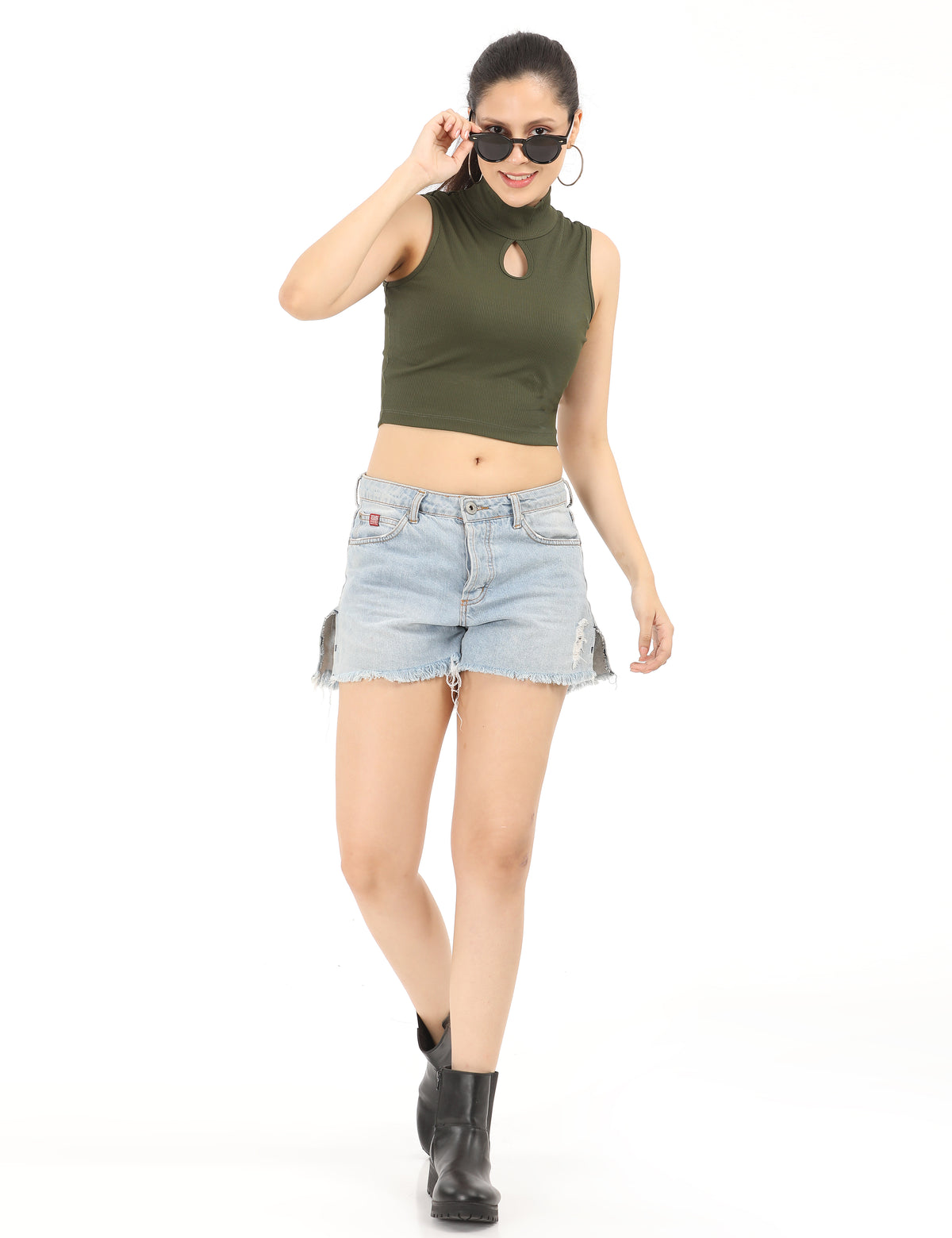 Women's Keyhole High-Neck Ribbed Crop Top