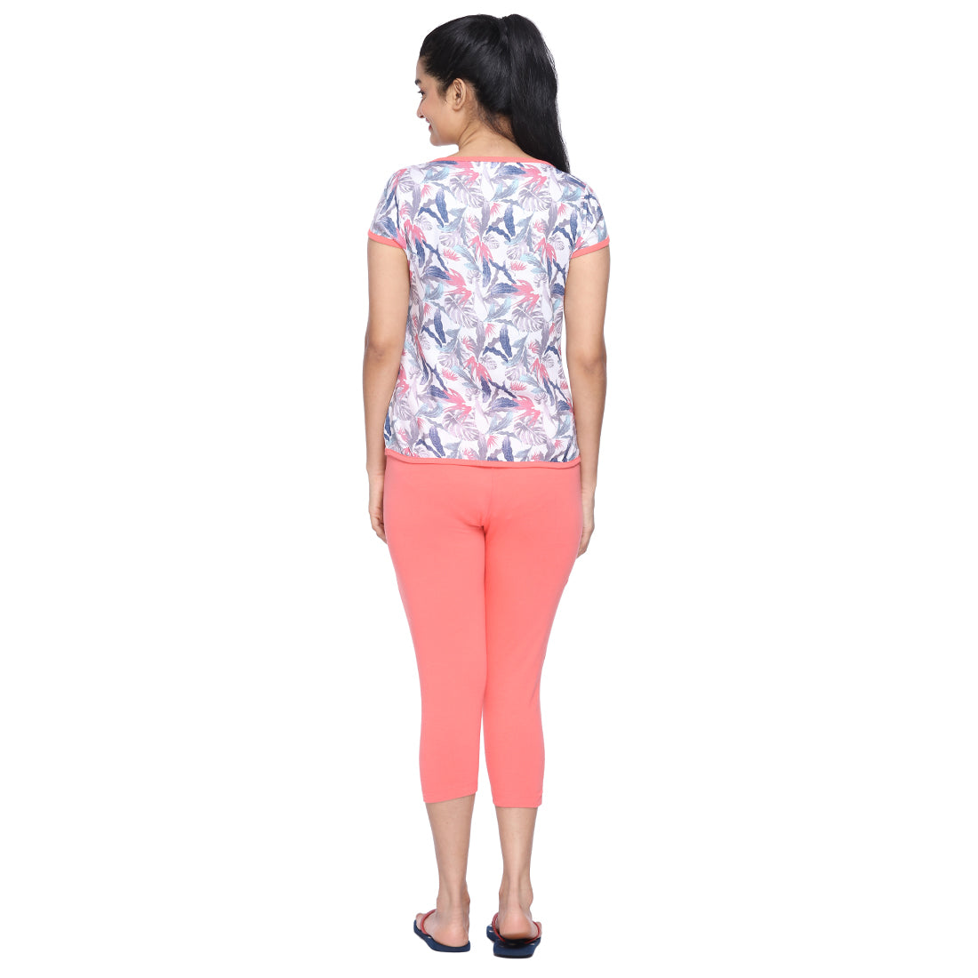 Women's Keyhole Top & Capri Pants Lounge Set