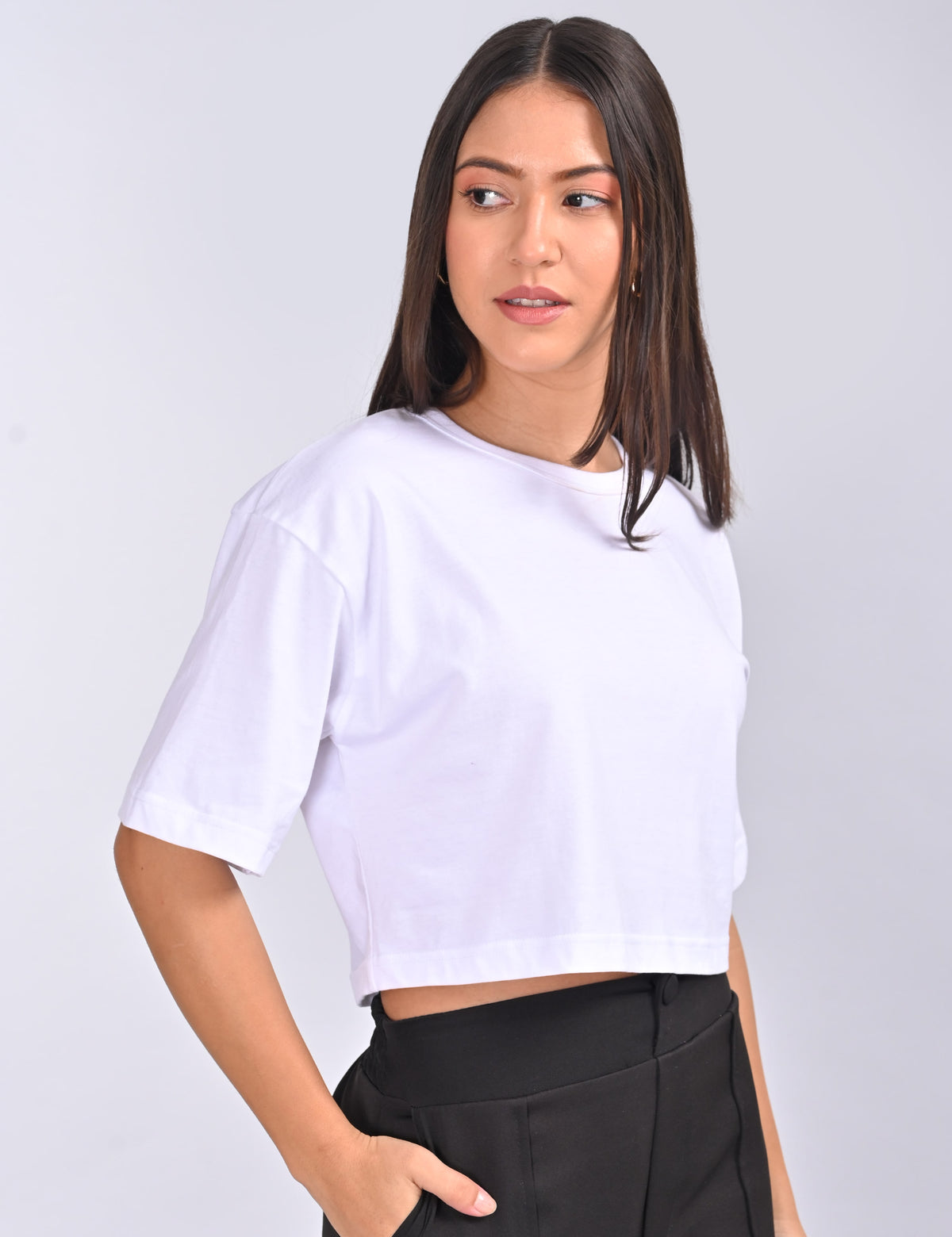 Women’s Solid Crew Neck Cropped T-Shirt