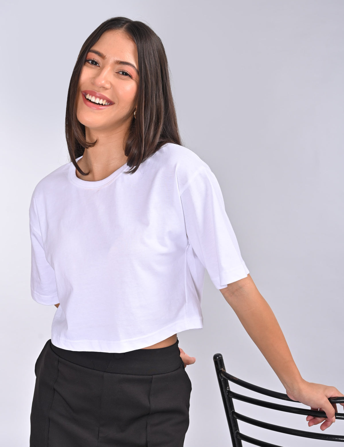 Women’s Solid Crew Neck Cropped T-Shirt