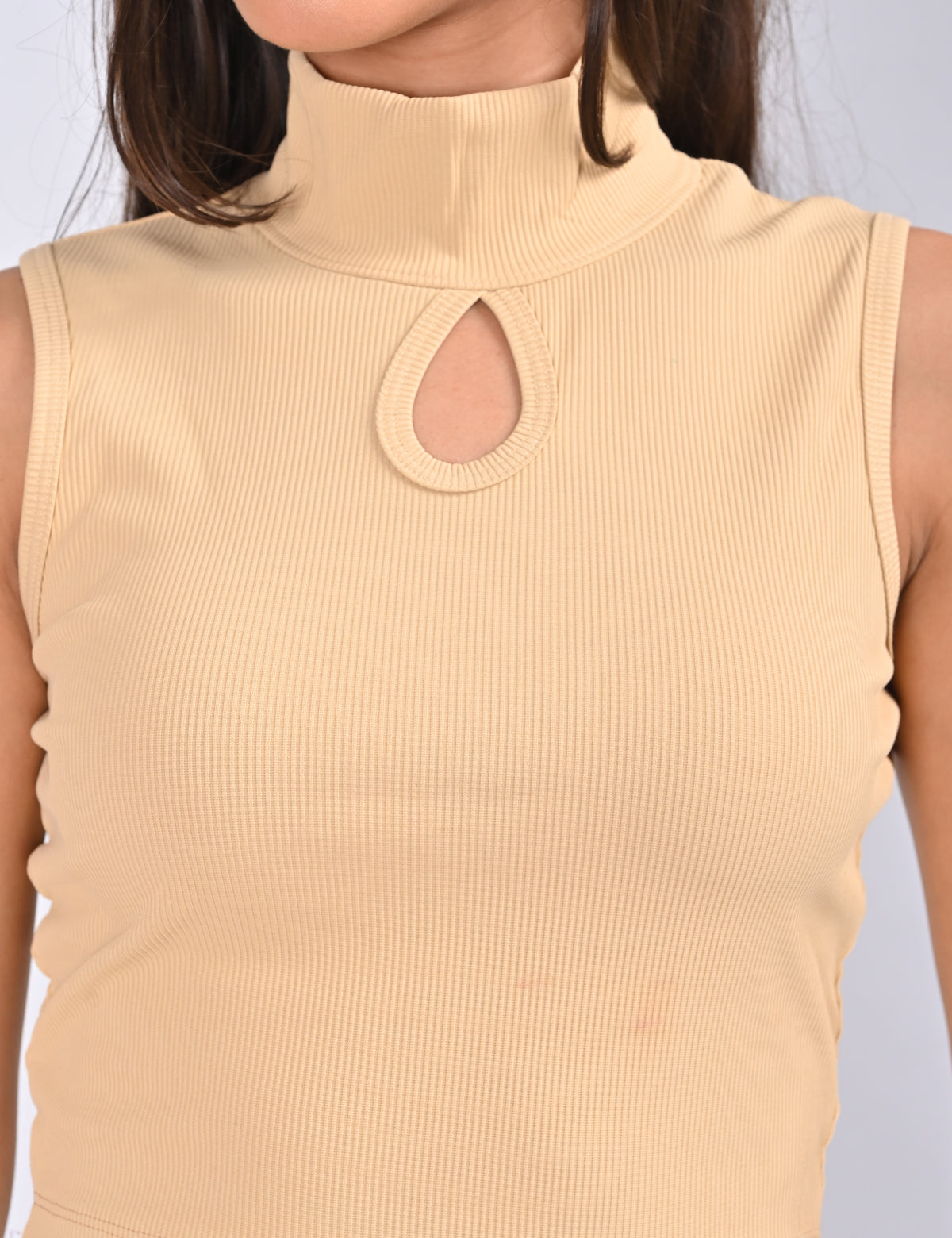 Women's Keyhole High-Neck Ribbed Crop Top