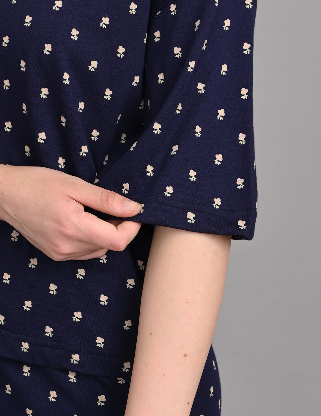 Women's Relaxed Round-Neck All-Over Printed Loungewear Set